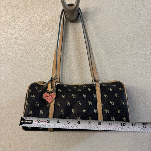 Dooney & Bourke Black and Tan Barrel Bag EUC - Picture 2 of 4